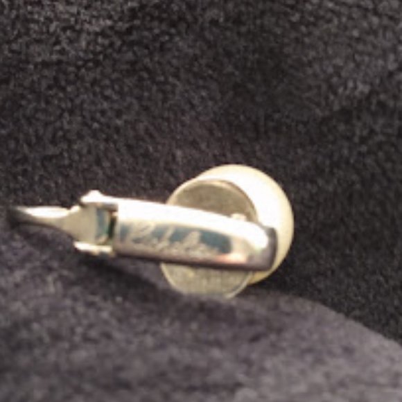 Vintage Richelieu Faux Pearl Clip-On silver-tone earrings - Picture 2 of 5